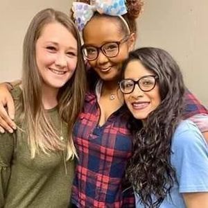 Meet your Posher, Paola